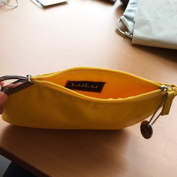 Wristlets, two colors - Picture 6 of 6